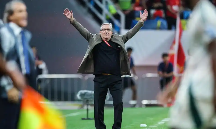 场比赛里, 量不足一直, 菱形单后腰