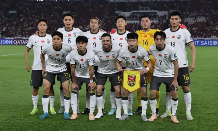 他执教的国, news